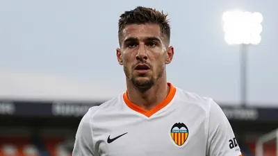 El Valencia CF lanza su segunda equipación para la temporada 2026-27, con un diseño que rinde homenaje al Mediterráneo y...