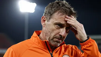 Carlos Corberán calificó la derrota 3-1 ante el Deportivo como la peor primera parte desde su llegada y asumió su...
