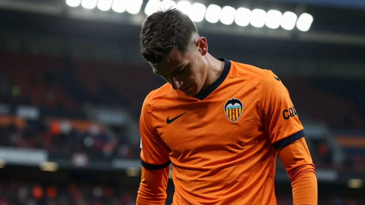 Valencia Club de Fútbol cayó 0-1 ante el Real Betis en Mestalla, un gol de Pablo García que hunde al equipo en el puesto...