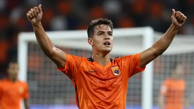 El Valencia Club de Fútbol comenzó la temporada con una derrota por 0-1 ante el Real Betis en Mestalla, con un gol tardío...