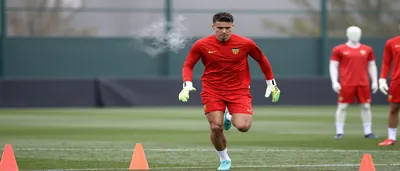 El Valencia Club de Fútbol se queda sin la opción de Kaijne van Oevelen y reabre la búsqueda de un refuerzo para la...