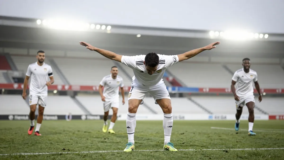 El técnico interino del Valencia, Óscar Sánchez, se mostró feliz por la afición tras la victoria 0-1 ante el Alavés, un...