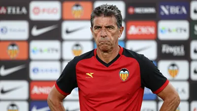 El artículo evalúa a los mejores entrenadores de fútbol masculino en Europa, con un enfoque especial en Rubén Amorim y...