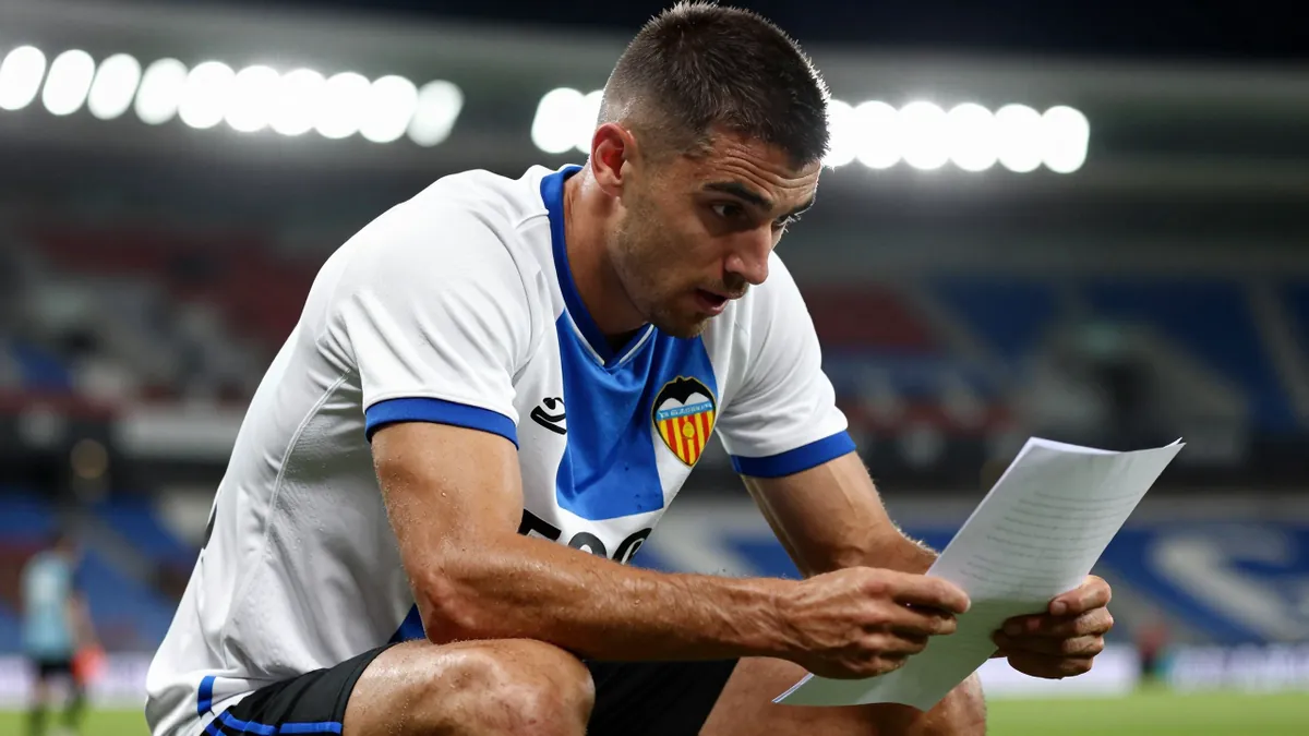 Valencia Club de Fútbol en peligro de perder a Javi Guerra