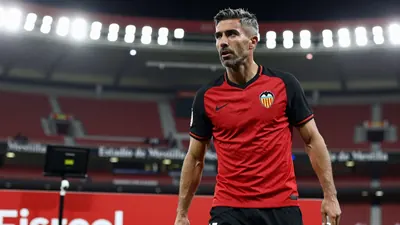 Valencia CF se acerca a fichar al delantero del Leeds United Largie Ramazani, mientras que el club inglés insiste en un...