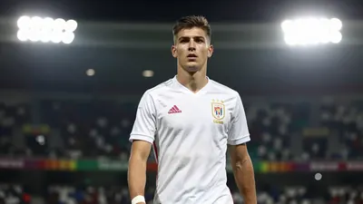 Rubo Iranzo se une al Zaragoza después de 14 temporadas en Valencia Club de Fútbol, donde jugó 100 partidos para el...